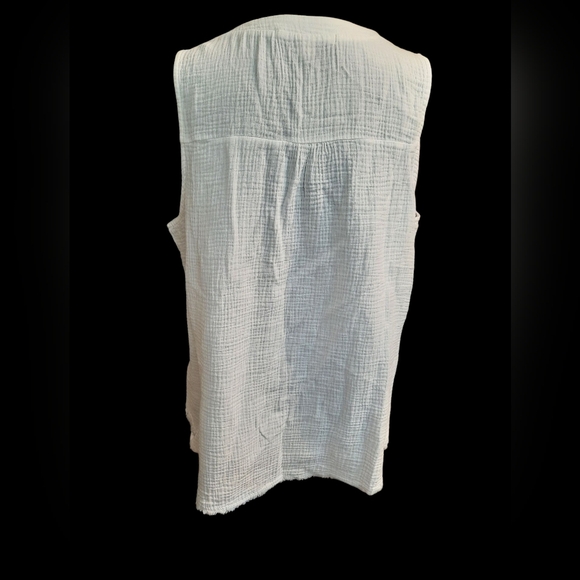 Good Days Only Sleeveless White Pull Over Top Large NWOT - Picture 10 of 10